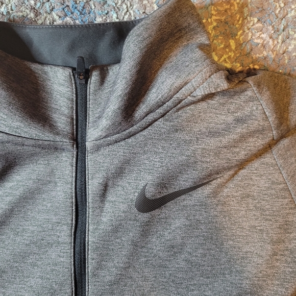 Nike Pullover 1/2 zip - Picture 2 of 2